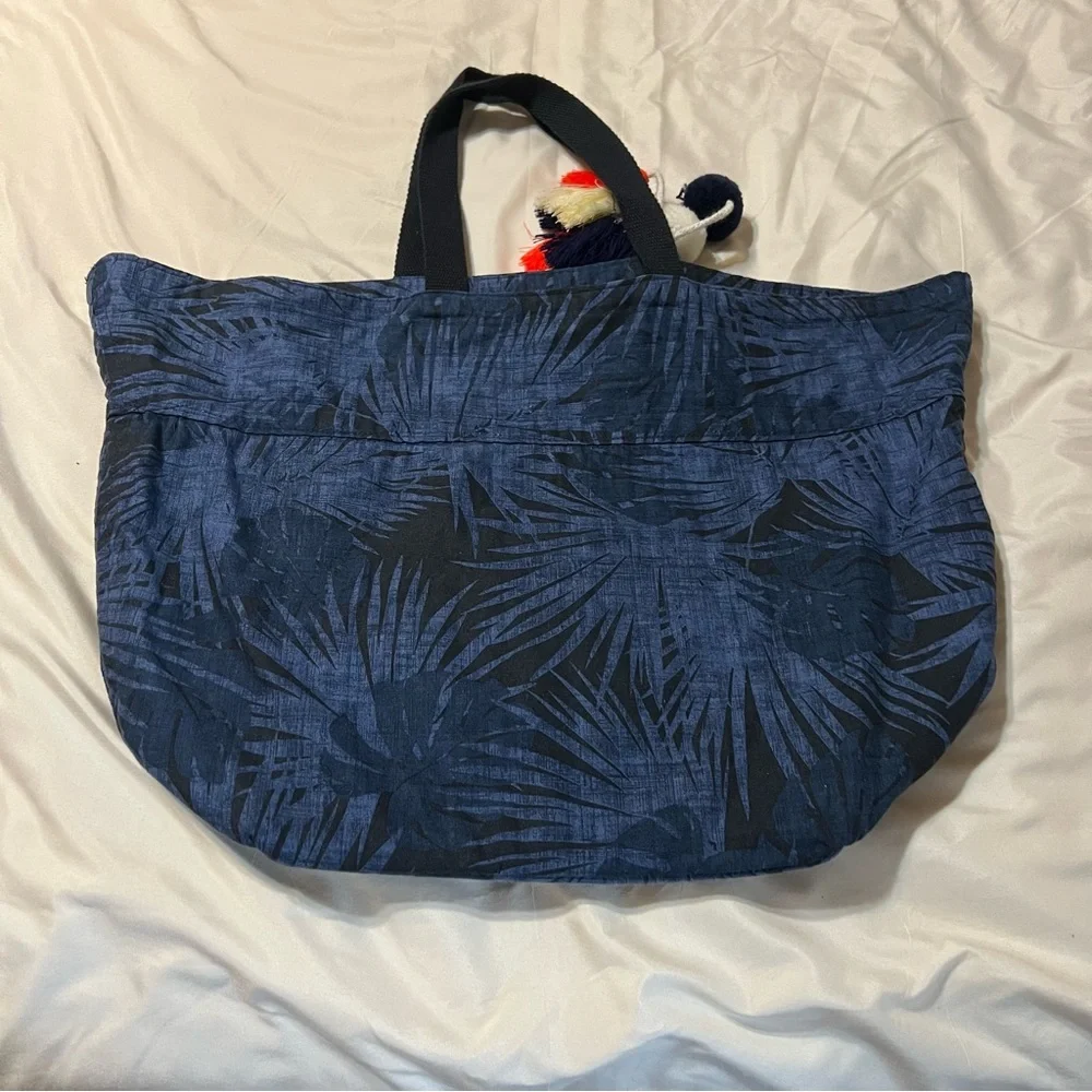 JADEtribe Blue Tote Bag with Palm Leaf Design - Picture 5 of 5